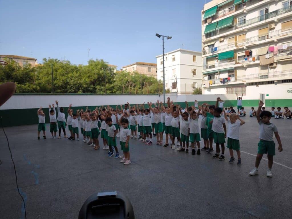 El pasado martes pasamos un gran día de bailes en el cole y almorzamos pizza del...