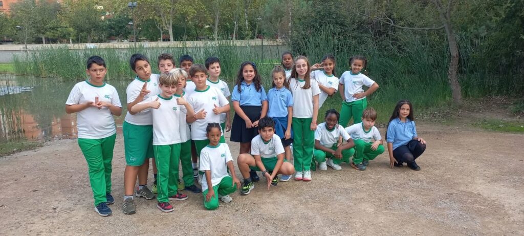 El alumnado de 4° de Primaria visitó ayer el Parque de la Rambleta para compleme...