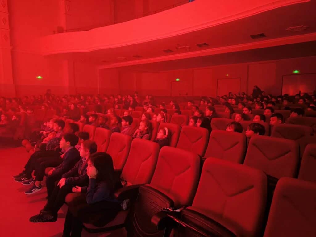 Un día genial en el teatro viendo la obra "Transilvania cruise"....