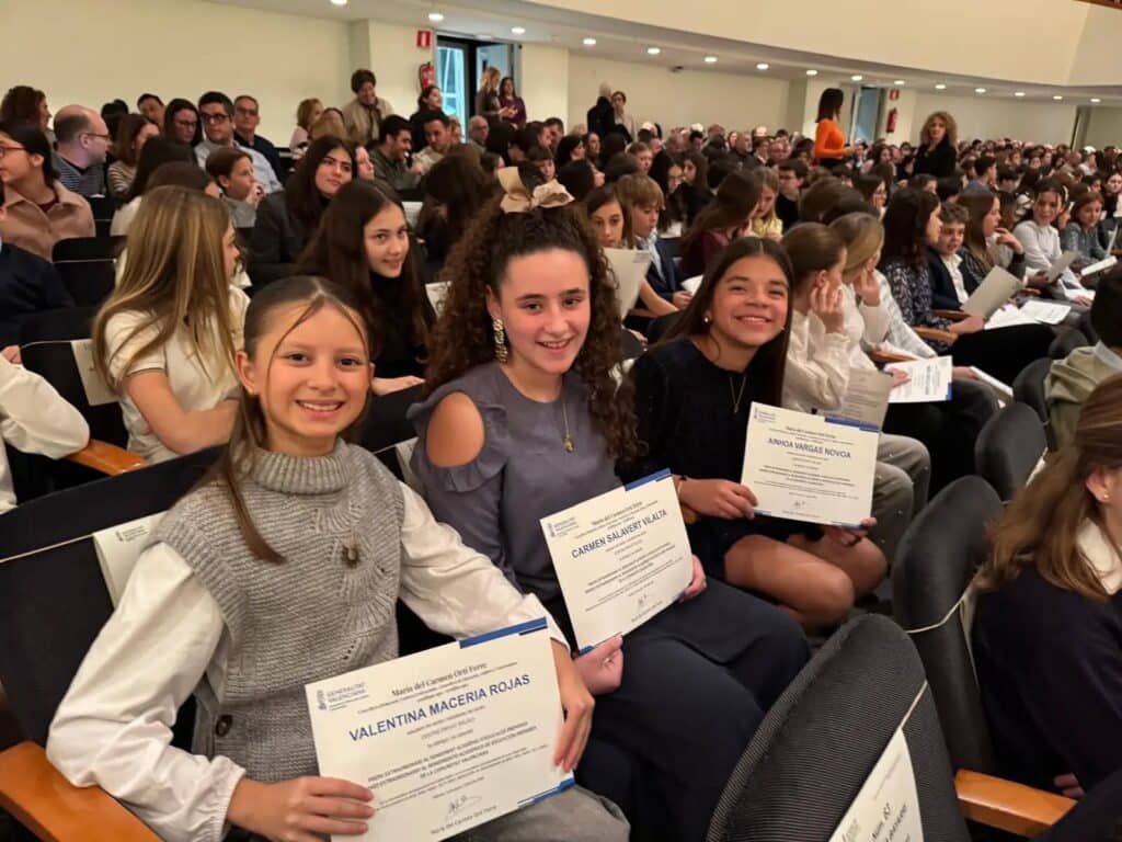 Desde el colegio Salgui damos nuestra enhorabuena a nuestras ex alumnas:...