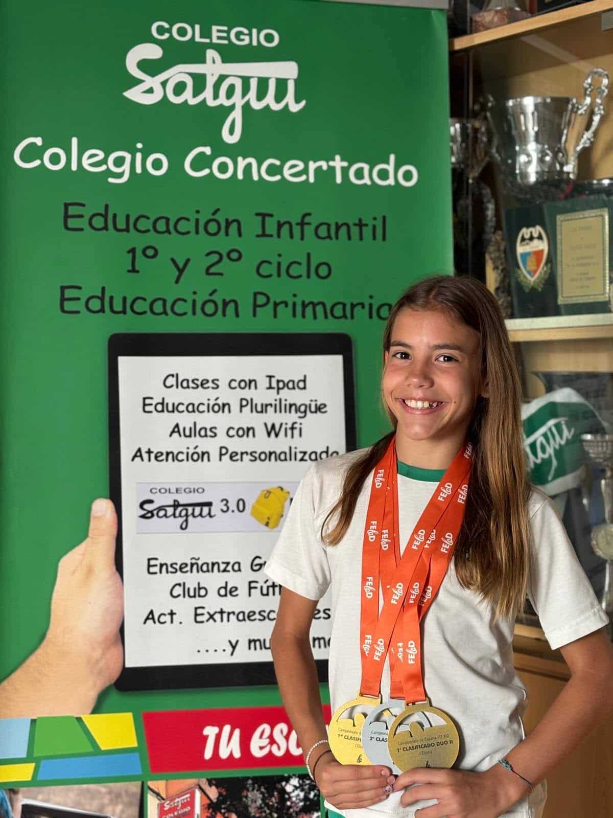 Orgullosos de sus logros....