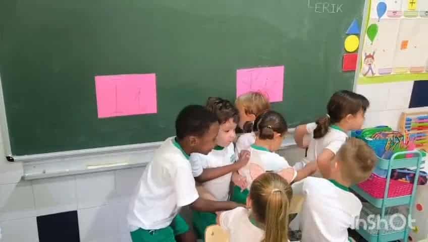Actividades y juegos de clasificación con la letra I....
